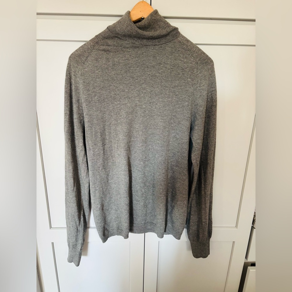Club‎ Monaco Cashmere turtle neckL
